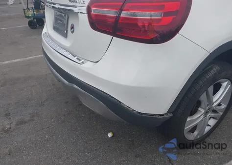 2020 Mercedes-Benz Gla 4Matic z USA, uszkodzony, nr VIN WDCTG4GB8LU028840